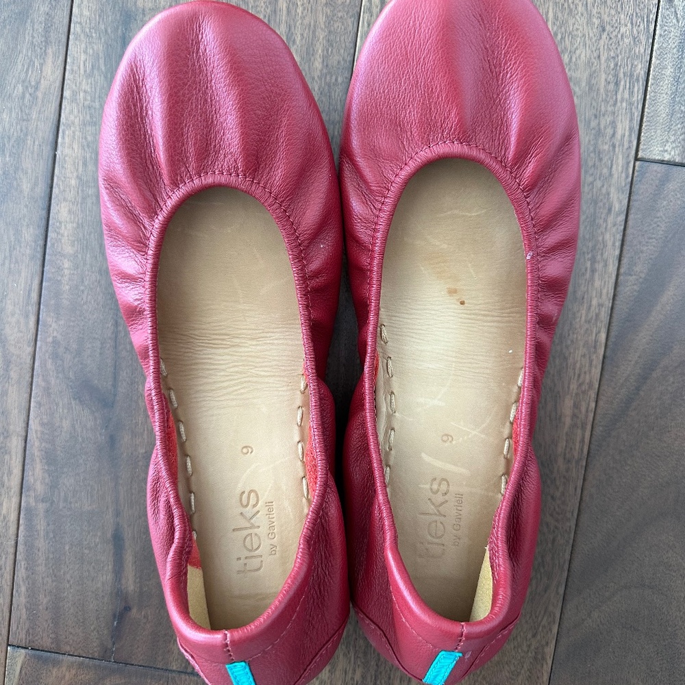 Cardinal Red Tieks Ballet Flats Size 9